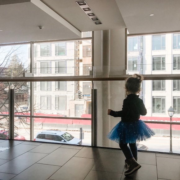 Meet your Posher, Lauren - Picture 1 of 1